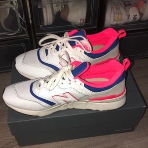 Classic and sporty look in the 997H White New Balance, Size 11